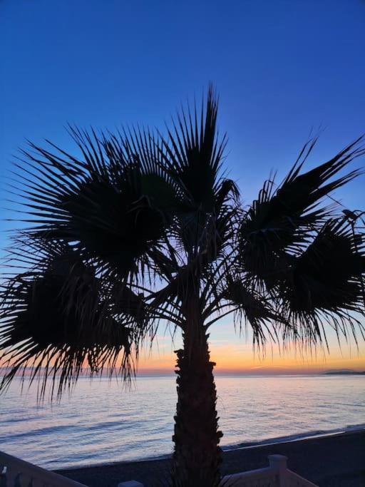 Atico Fresco Y Luminoso Con Aparcamiento Privado Appartement Nerja Buitenkant foto