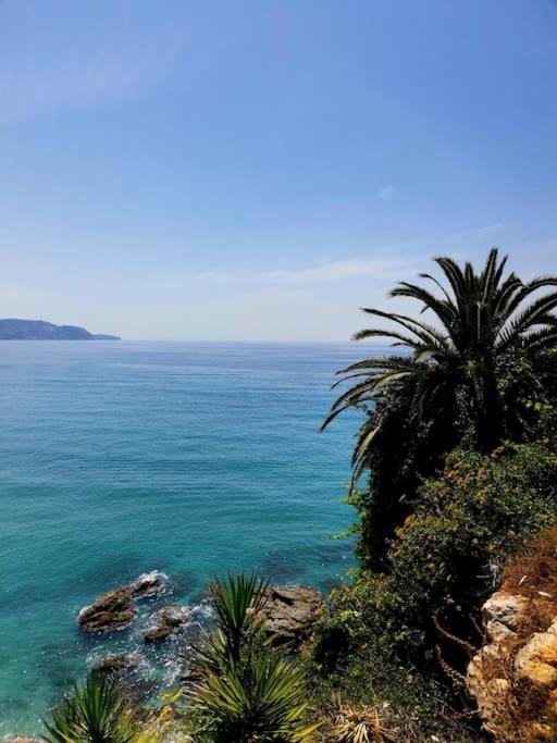 Atico Fresco Y Luminoso Con Aparcamiento Privado Appartement Nerja Buitenkant foto